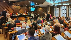 Opozicija napustila salu